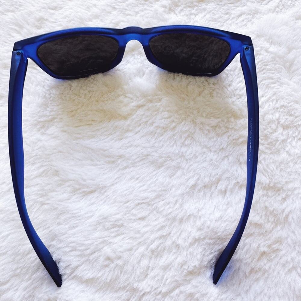 Lola Blue Polycarbonate Sunglasses - Picture 8 of 12